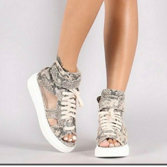 Cape Robbin Shoes - CAPE ROBBIN PYTHON FOREVER SZ9 HI-TOP SNEAKER NWT